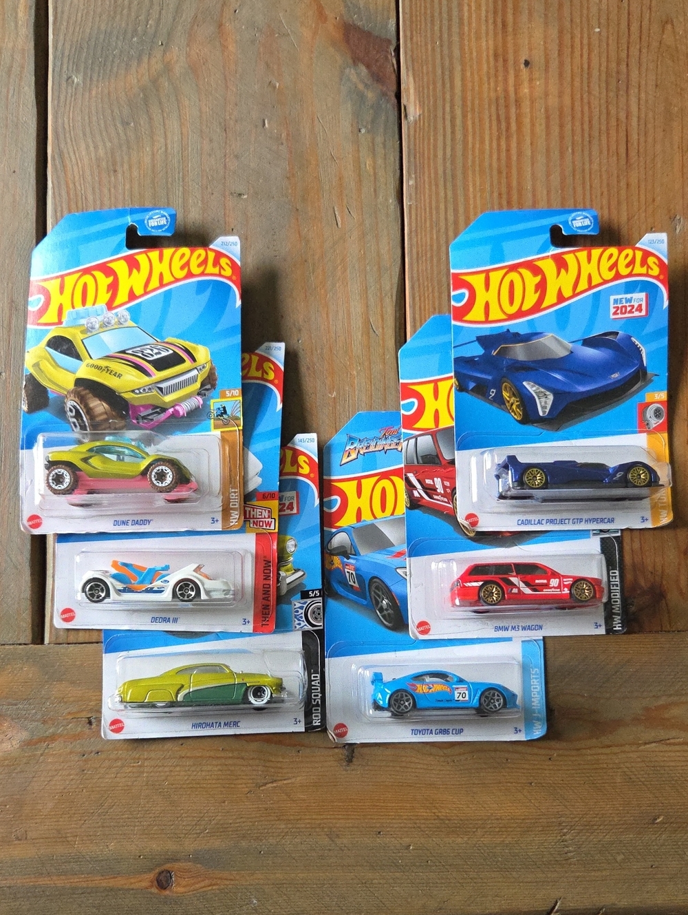 Mattel Hot Wheels Set of 6 Assorted Die-Cast Cars, All New In Box